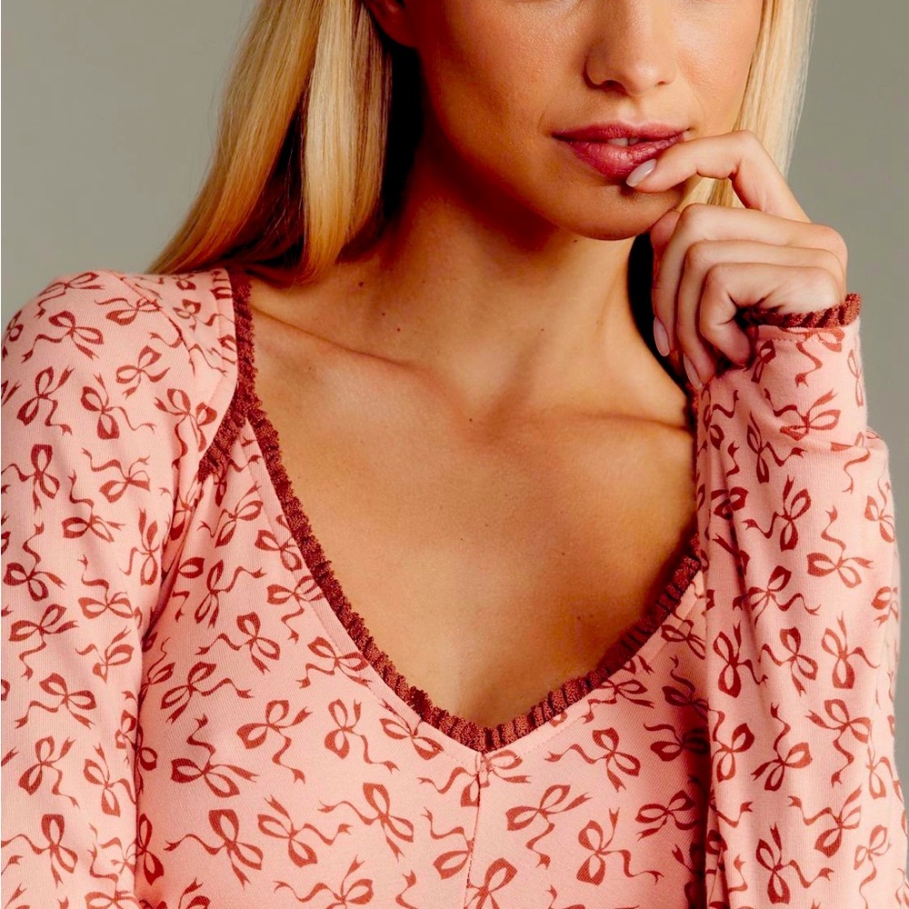 NWT Pink Maeve Lace V-neck top. XL